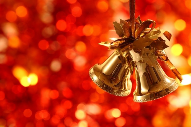 Golden-Christmas-decorations-christmas-22230162-1152-768