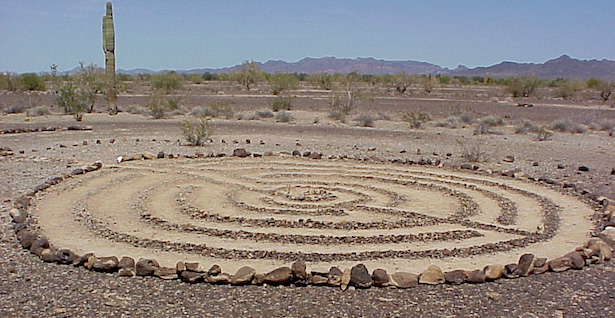 labyrinth adj